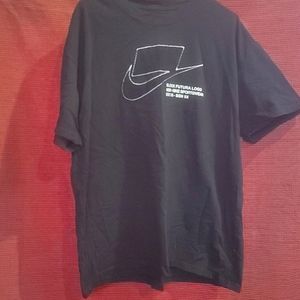 Nike tee